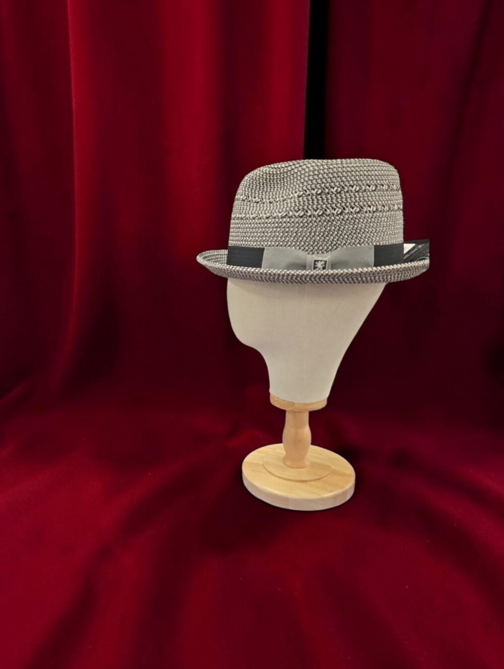 STACY ADAMS "ASHER" BLACK PAPER BRAIDED STRAW FEDORA STYLE HAT. 11817